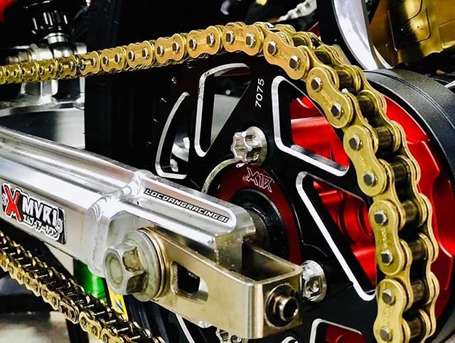 Thay thế phụ tùng xe máy chính hãng